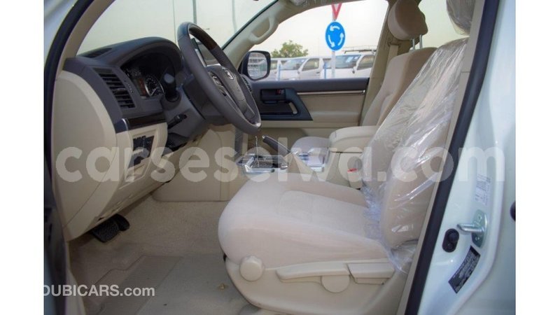 Big with watermark toyota land cruiser east mah%c3%a9 import dubai 5454