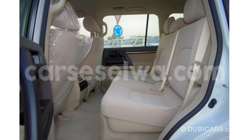 Big with watermark toyota land cruiser east mah%c3%a9 import dubai 5454
