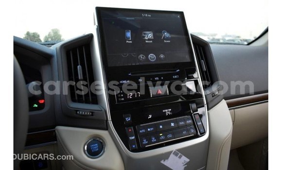 Buy Import Toyota Land Cruiser White Car in Import - Dubai in East Mahé Buy Import Toyota Land Cruiser White Car in Import - Dubai in East Mahé