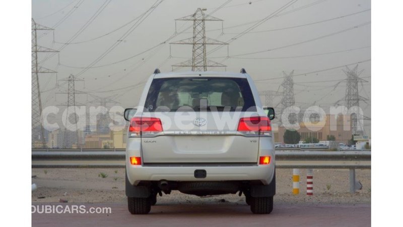 Big with watermark toyota land cruiser east mah%c3%a9 import dubai 5454