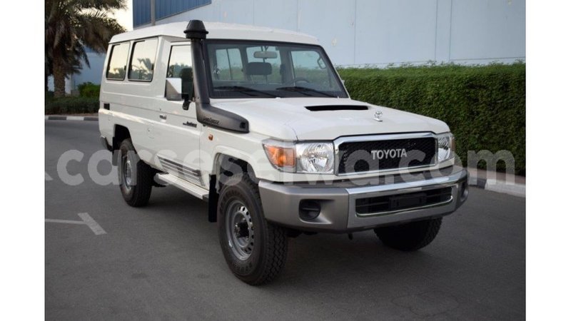 Big with watermark toyota land cruiser east mah%c3%a9 import dubai 5455