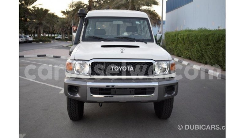 Big with watermark toyota land cruiser east mah%c3%a9 import dubai 5455