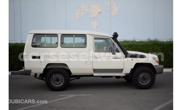 Buy Import Toyota Land Cruiser White Car in Import - Dubai in East Mahé Buy Import Toyota Land Cruiser White Car in Import - Dubai in East Mahé