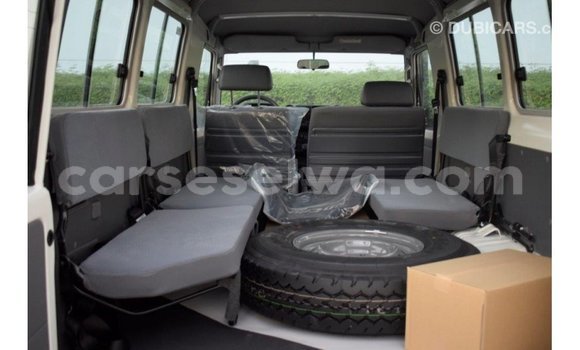 Buy Import Toyota Land Cruiser White Car in Import - Dubai in East Mahé Buy Import Toyota Land Cruiser White Car in Import - Dubai in East Mahé