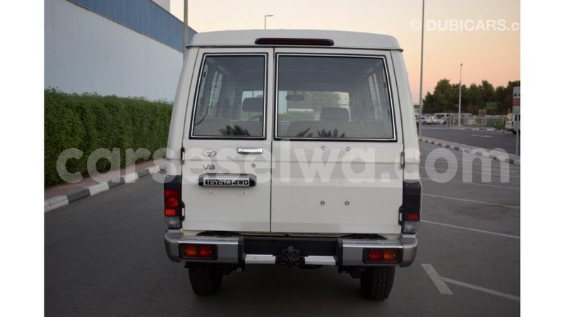 Big with watermark toyota land cruiser east mah%c3%a9 import dubai 5455