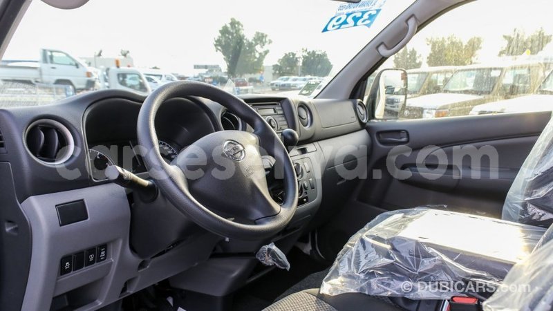 Big with watermark nissan urvan east mah%c3%a9 import dubai 5457