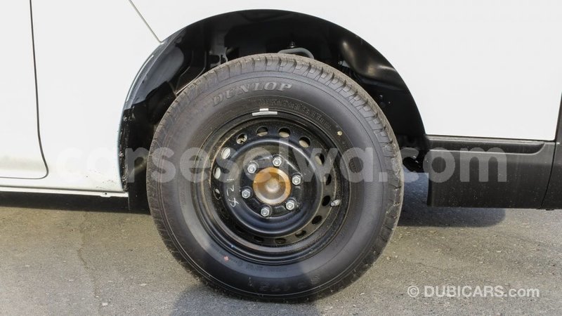 Big with watermark nissan urvan east mah%c3%a9 import dubai 5457