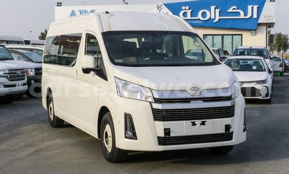 Acheter Import Voiture Toyota Hiace Blanc à Import - Dubai, East Mahé Acheter Import Voiture Toyota Hiace Blanc à Import - Dubai, East Mahé