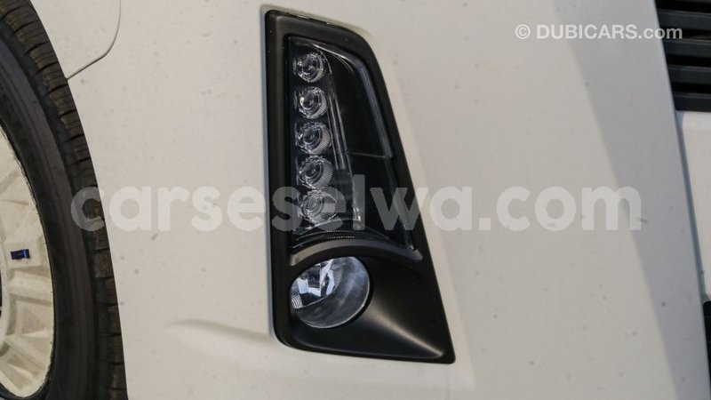 Big with watermark toyota hiace east mah%c3%a9 import dubai 5458