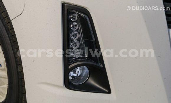 Acheter Import Voiture Toyota Hiace Blanc à Import - Dubai, East Mahé Acheter Import Voiture Toyota Hiace Blanc à Import - Dubai, East Mahé