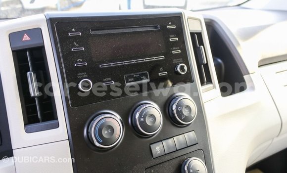 Acheter Import Voiture Toyota Hiace Blanc à Import - Dubai, East Mahé Acheter Import Voiture Toyota Hiace Blanc à Import - Dubai, East Mahé