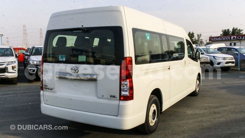 Big with watermark toyota hiace east mah%c3%a9 import dubai 5458