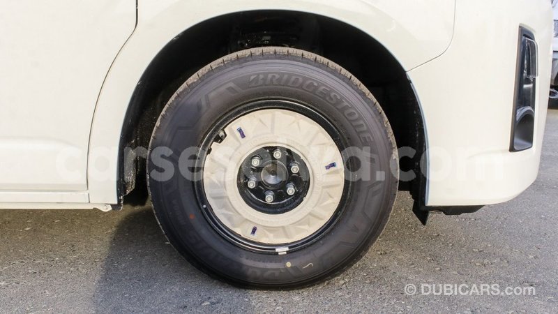 Big with watermark toyota hiace east mah%c3%a9 import dubai 5458