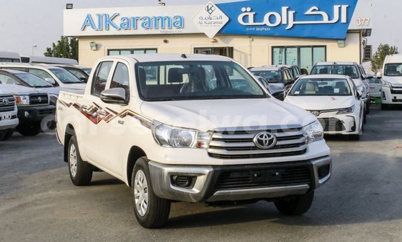 Acheter Import Voiture Toyota Hilux Blanc à Import - Dubai, East Mahé Acheter Import Voiture Toyota Hilux Blanc à Import - Dubai, East Mahé