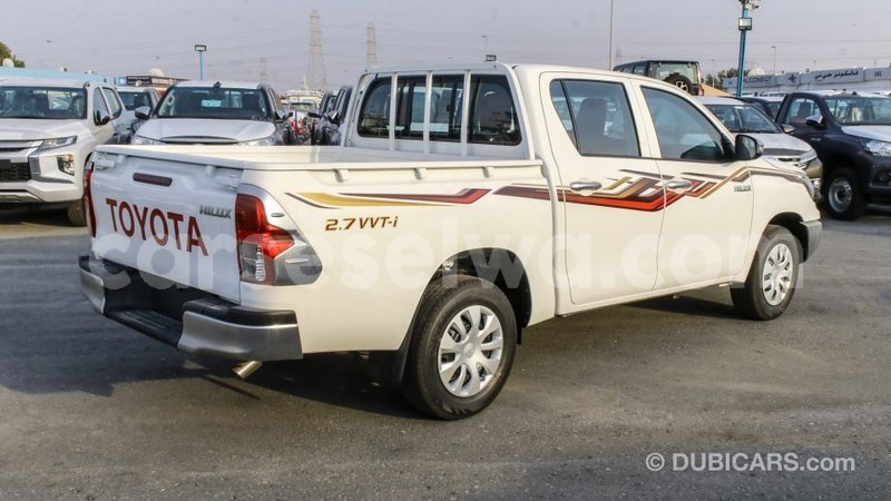 Big with watermark toyota hilux east mah%c3%a9 import dubai 5459
