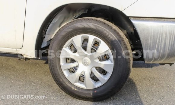 Acheter Import Voiture Toyota Hilux Blanc à Import - Dubai, East Mahé Acheter Import Voiture Toyota Hilux Blanc à Import - Dubai, East Mahé