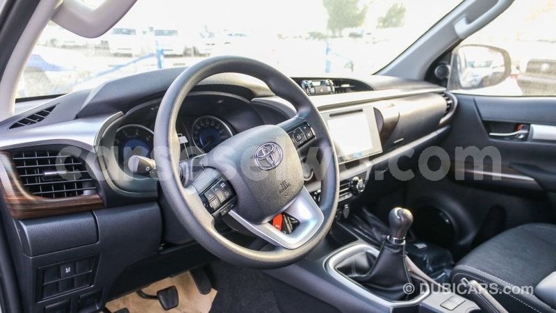 Big with watermark toyota hilux east mah%c3%a9 import dubai 5460