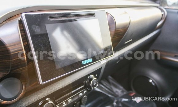 Acheter Import Voiture Toyota Hilux Autre à Import - Dubai, East Mahé Acheter Import Voiture Toyota Hilux Autre à Import - Dubai, East Mahé