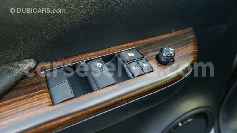 Big with watermark toyota hilux east mah%c3%a9 import dubai 5460