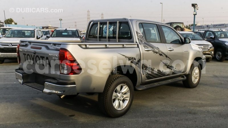 Big with watermark toyota hilux east mah%c3%a9 import dubai 5460