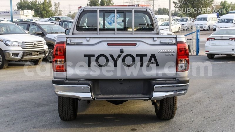 Big with watermark toyota hilux east mah%c3%a9 import dubai 5460