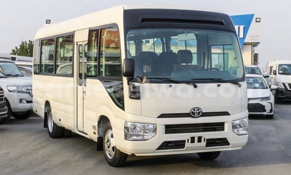 Acheter Import Voiture Toyota Coaster Blanc à Import - Dubai, East Mahé Acheter Import Voiture Toyota Coaster Blanc à Import - Dubai, East Mahé