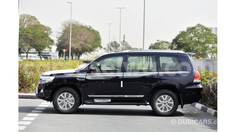 Big with watermark toyota land cruiser east mah%c3%a9 import dubai 5463