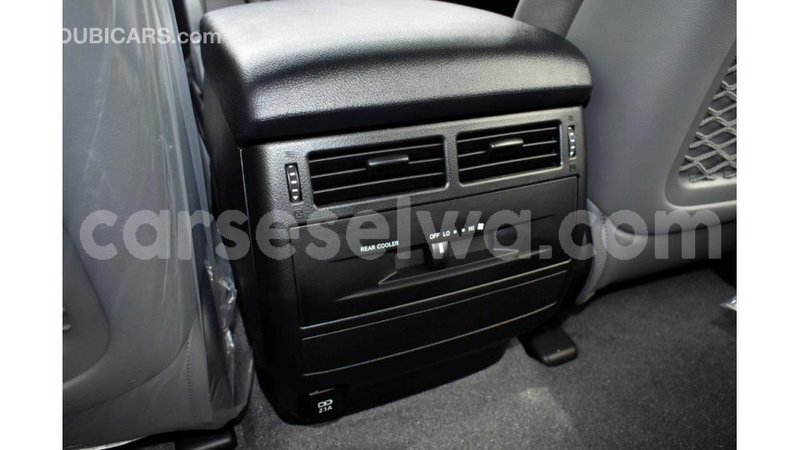 Big with watermark toyota land cruiser east mah%c3%a9 import dubai 5463