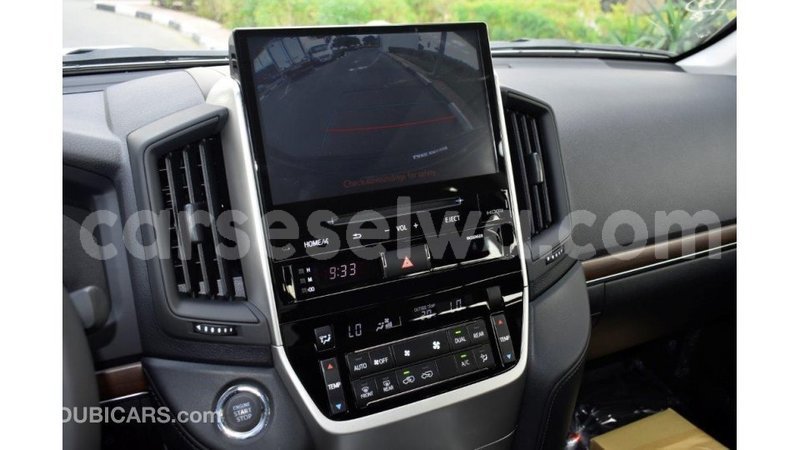 Big with watermark toyota land cruiser east mah%c3%a9 import dubai 5463