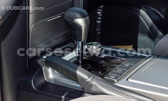 Acheter Import Voiture Toyota Land Cruiser Noir à Import - Dubai, East Mahé Acheter Import Voiture Toyota Land Cruiser Noir à Import - Dubai, East Mahé