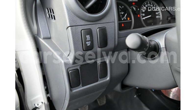 Big with watermark toyota land cruiser east mah%c3%a9 import dubai 5469