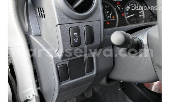 Buy Import Toyota Land Cruiser White Car in Import - Dubai in East Mahé Buy Import Toyota Land Cruiser White Car in Import - Dubai in East Mahé