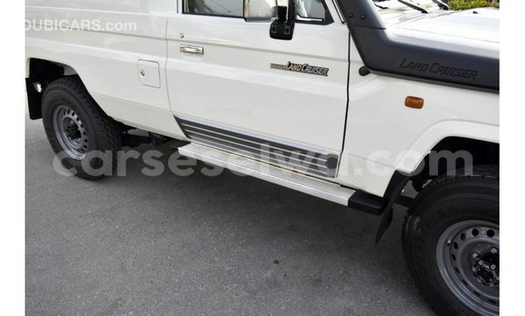 Buy Import Toyota Land Cruiser White Car in Import - Dubai in East Mahé Buy Import Toyota Land Cruiser White Car in Import - Dubai in East Mahé