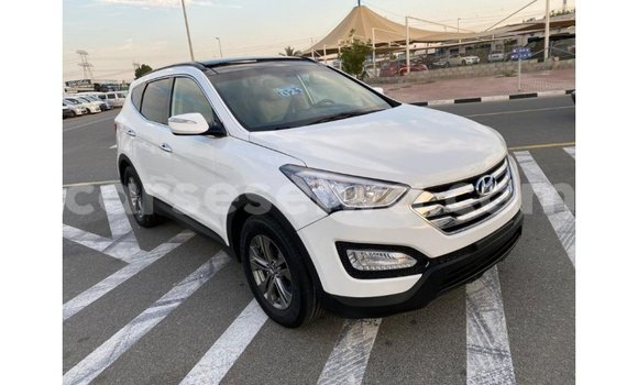 Acheter Import Voiture Hyundai Santa Fe Blanc à Import - Dubai, East Mahé Acheter Import Voiture Hyundai Santa Fe Blanc à Import - Dubai, East Mahé