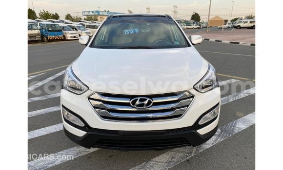 Acheter Import Voiture Hyundai Santa Fe Blanc à Import - Dubai, East Mahé Acheter Import Voiture Hyundai Santa Fe Blanc à Import - Dubai, East Mahé