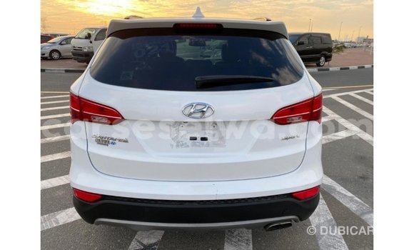 Acheter Import Voiture Hyundai Santa Fe Blanc à Import - Dubai, East Mahé Acheter Import Voiture Hyundai Santa Fe Blanc à Import - Dubai, East Mahé