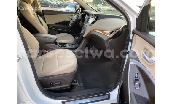 Acheter Import Voiture Hyundai Santa Fe Blanc à Import - Dubai, East Mahé Acheter Import Voiture Hyundai Santa Fe Blanc à Import - Dubai, East Mahé