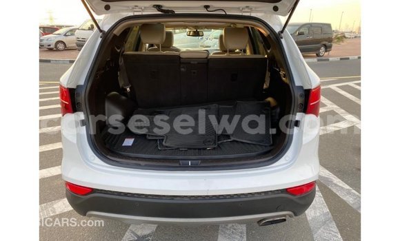 Acheter Import Voiture Hyundai Santa Fe Blanc à Import - Dubai, East Mahé Acheter Import Voiture Hyundai Santa Fe Blanc à Import - Dubai, East Mahé