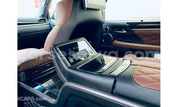 Acheter Import Voiture Lexus LX Noir à Import - Dubai, East Mahé Acheter Import Voiture Lexus LX Noir à Import - Dubai, East Mahé