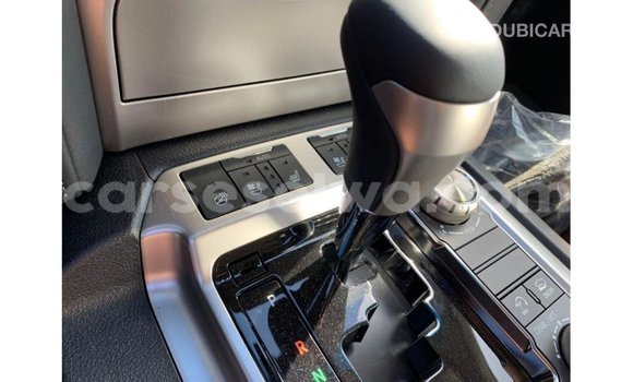 Acheter Import Voiture Toyota Land Cruiser Blanc à Import - Dubai, East Mahé Acheter Import Voiture Toyota Land Cruiser Blanc à Import - Dubai, East Mahé