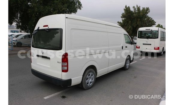 Acheter Import Voiture Toyota Hiace Blanc à Import - Dubai, East Mahé Acheter Import Voiture Toyota Hiace Blanc à Import - Dubai, East Mahé