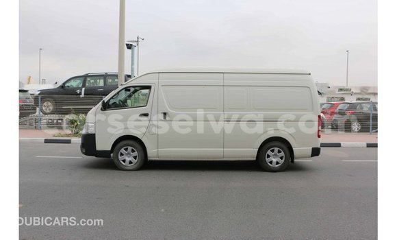 Acheter Import Voiture Toyota Hiace Blanc à Import - Dubai, East Mahé Acheter Import Voiture Toyota Hiace Blanc à Import - Dubai, East Mahé
