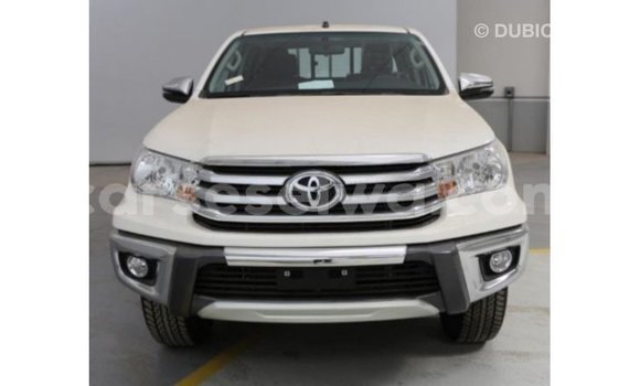 Acheter Import Voiture Toyota Hilux Blanc à Import - Dubai, East Mahé Acheter Import Voiture Toyota Hilux Blanc à Import - Dubai, East Mahé