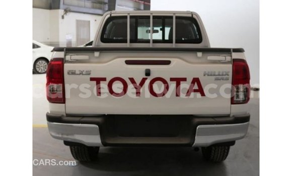 Acheter Import Voiture Toyota Hilux Blanc à Import - Dubai, East Mahé Acheter Import Voiture Toyota Hilux Blanc à Import - Dubai, East Mahé