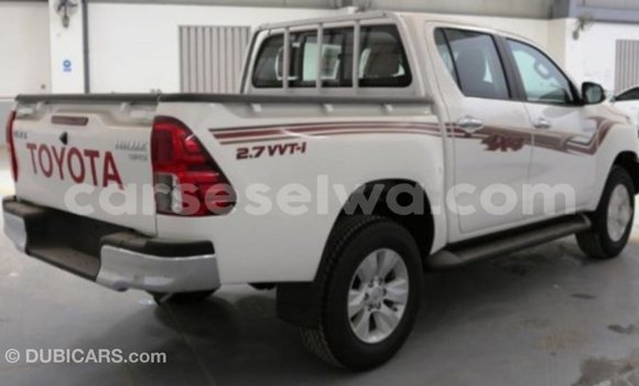 Acheter Import Voiture Toyota Hilux Blanc à Import - Dubai, East Mahé Acheter Import Voiture Toyota Hilux Blanc à Import - Dubai, East Mahé