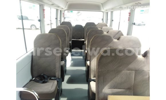 Acheter Import Voiture Toyota Coaster Blanc à Import - Dubai, East Mahé Acheter Import Voiture Toyota Coaster Blanc à Import - Dubai, East Mahé