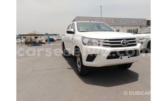 Acheter Import Voiture Toyota Hilux Blanc à Import - Dubai, East Mahé Acheter Import Voiture Toyota Hilux Blanc à Import - Dubai, East Mahé