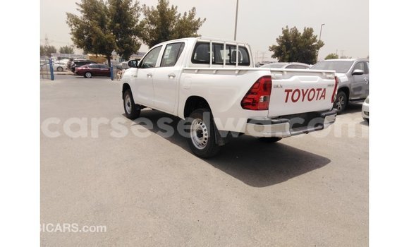 Acheter Import Voiture Toyota Hilux Blanc à Import - Dubai, East Mahé Acheter Import Voiture Toyota Hilux Blanc à Import - Dubai, East Mahé