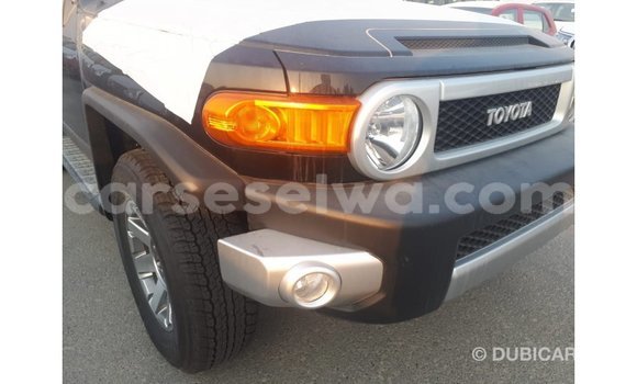 Acheter Import Voiture Toyota FJ Cruiser Noir à Import - Dubai, East Mahé Acheter Import Voiture Toyota FJ Cruiser Noir à Import - Dubai, East Mahé
