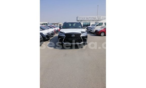 Acheter Import Voiture Lexus LX Noir à Import - Dubai, East Mahé Acheter Import Voiture Lexus LX Noir à Import - Dubai, East Mahé
